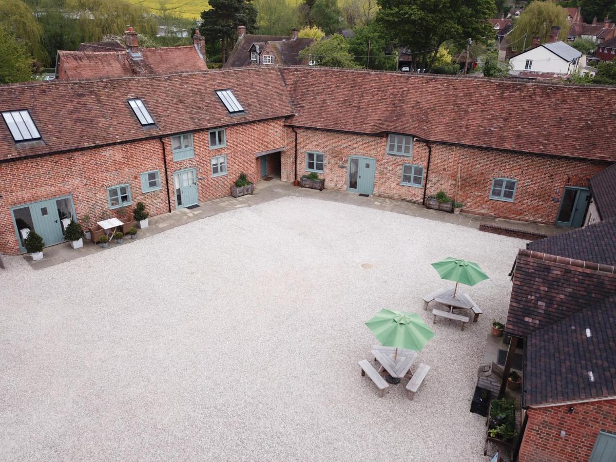 Manor Farm Courtyard Cottages Hampstead Norris Exterior photo